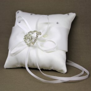 Pude til Ringene i Satin med Hjerter i Sten