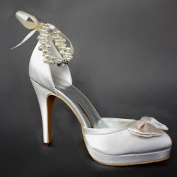 Smukke og Elegante Brudesko i Satin - Vlg mellem Perler eller Bnd 